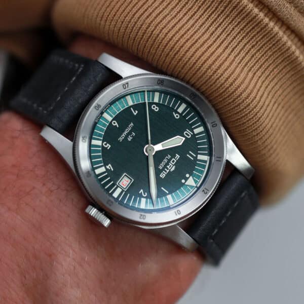 FORTIS Flieger F-39 Petrol auf Indigo Aviator Strap F4220020