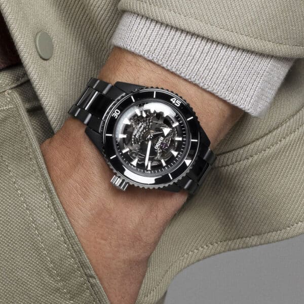 RADO Captain Cook High-Tech Ceramic Diver R32127152