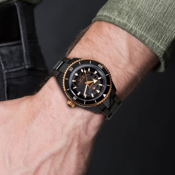 RADO Captain Cook High-Tech Ceramic Diver R32127162