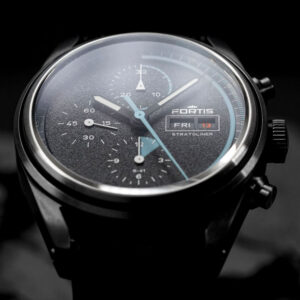 1 FORTIS Stratoliner S-41 Gravity Black auf Hybrid Strap F2340018