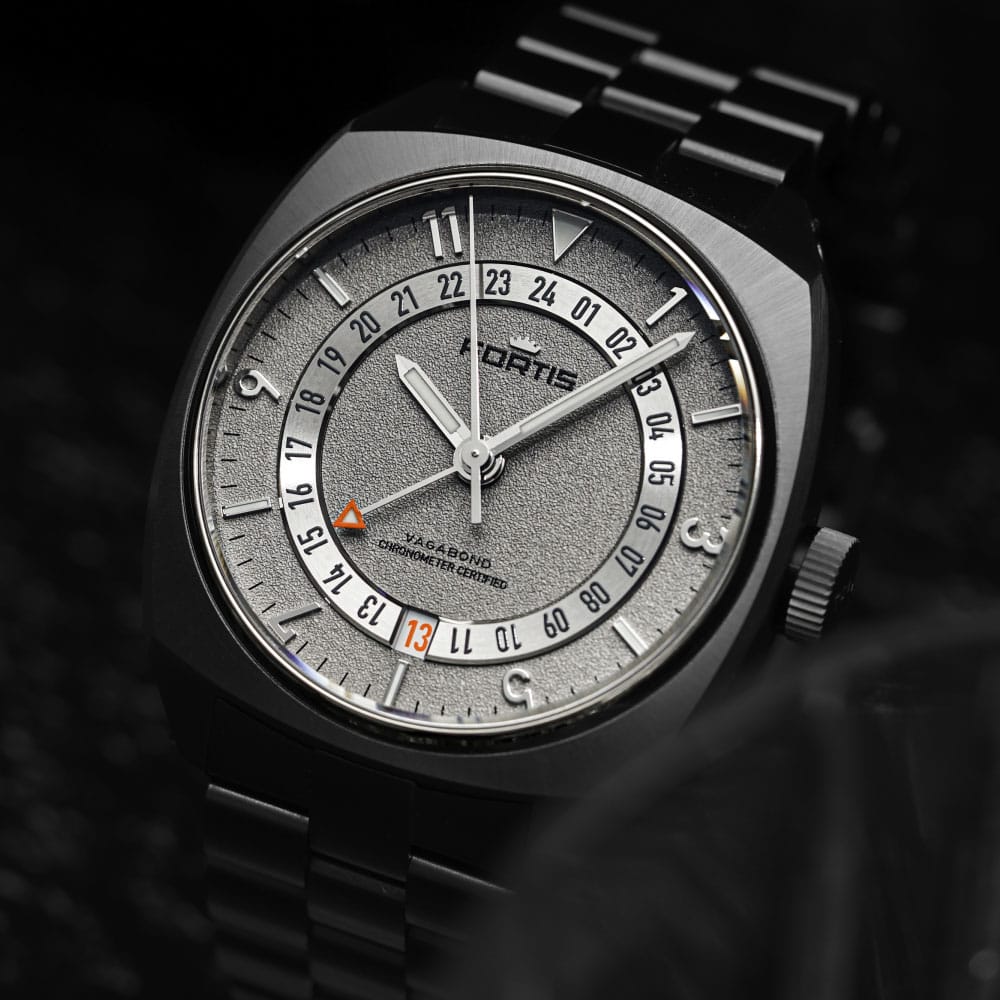 1 FORTIS Vagabound V-40 Stormy Gray auf Block Bracelet F6660000 | BURCK Uhrenshop 1 FORTIS Vagabound V-40 Stormy Gray auf Block Bracelet F6660000