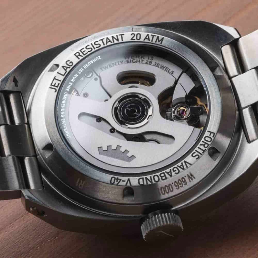 4 FORTIS Vagabound V-40 Stormy Gray auf Block Bracelet F6660000 | BURCK Uhrenshop 4 FORTIS Vagabound V-40 Stormy Gray auf Block Bracelet F6660000