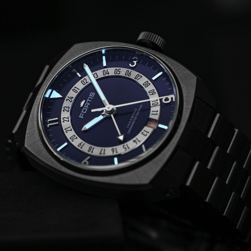 6 FORTIS Vagabond V-40 Blue Dusk auf Block Bracelet F6660002 | BURCK Uhrenshop 6 FORTIS Vagabond V-40 Blue Dusk auf Block Bracelet F6660002