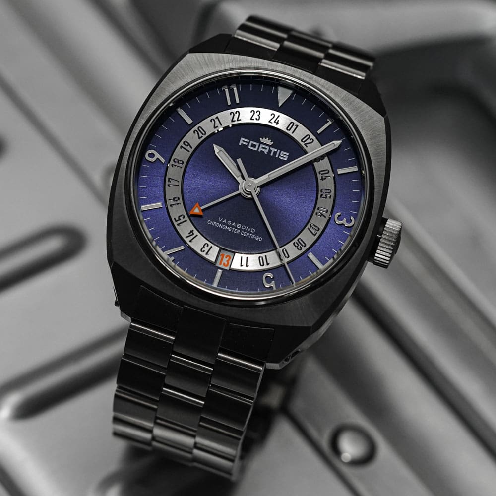 8 FORTIS Vagabond V-40 Blue Dusk auf Block Bracelet F6660002 | BURCK Uhrenshop 8 FORTIS Vagabond V-40 Blue Dusk auf Block Bracelet F6660002